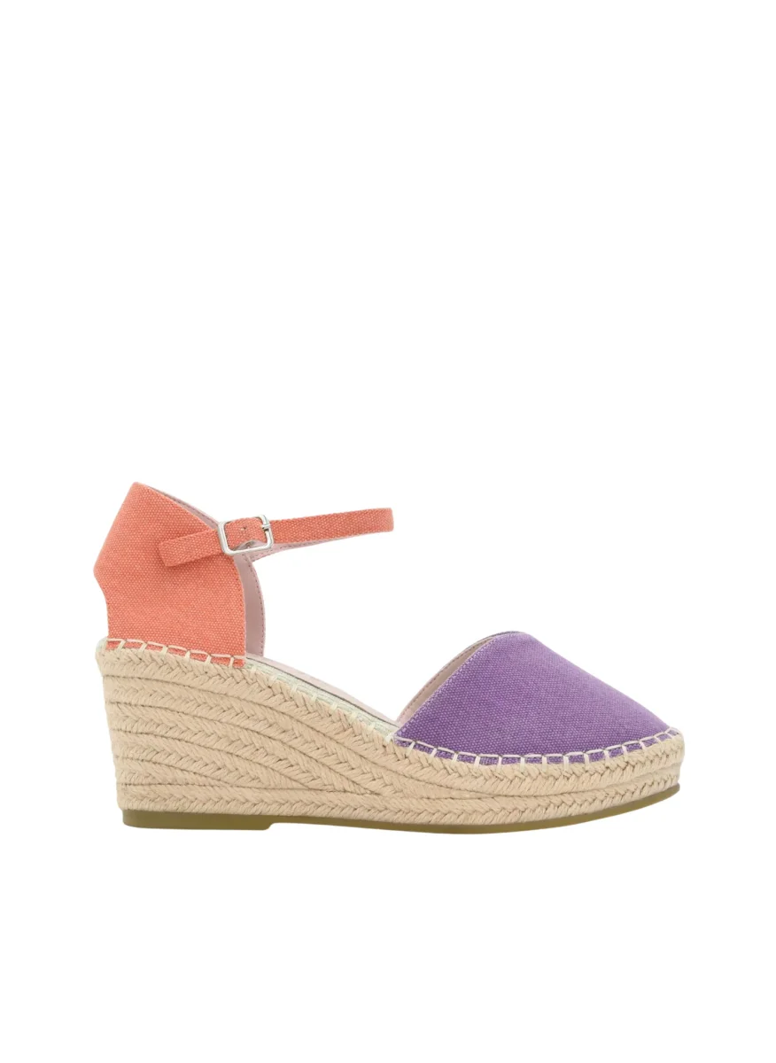 ALPARGATAS CUÑA BICOLOR LILA Y CORAL CON PULSERA - Imagen 4