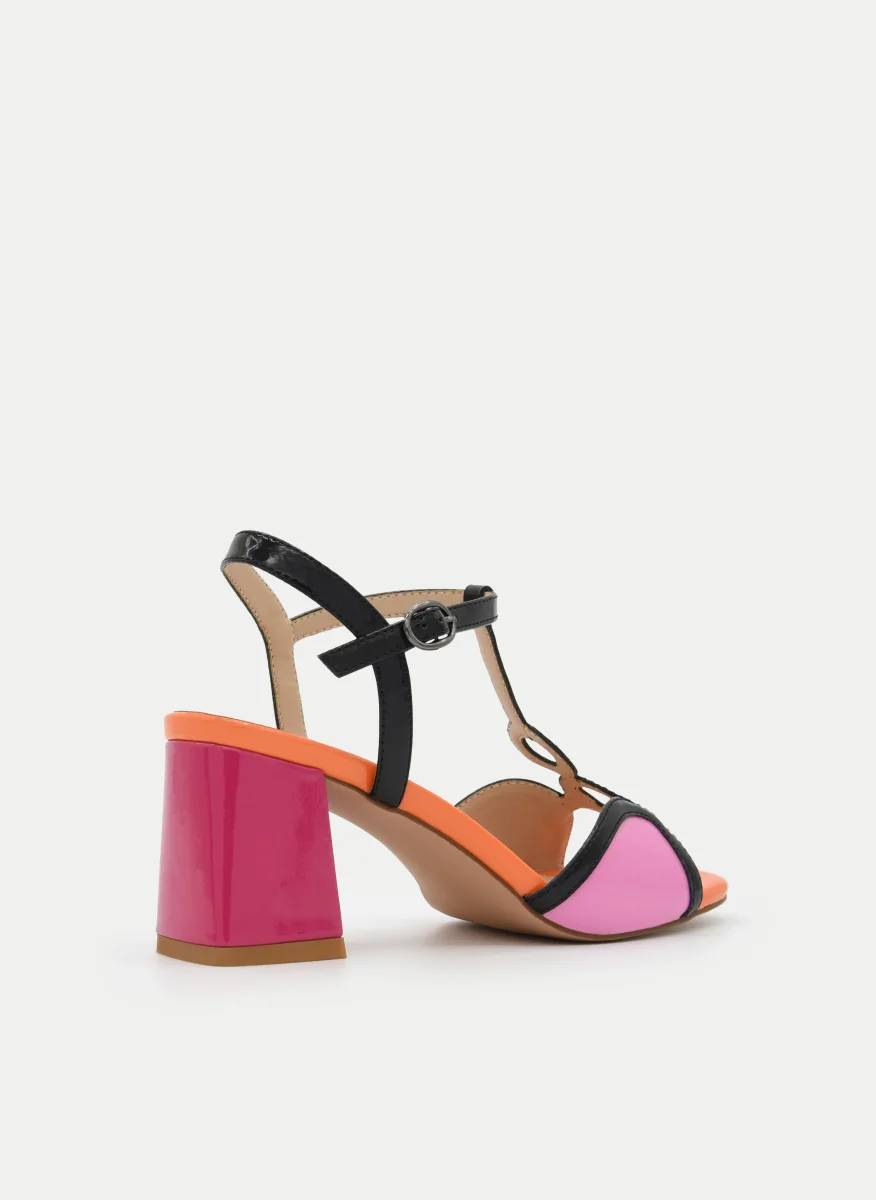 SANDALIA NEGRA MULTICOLOR DE TACÓN ROSA CON TIRA T - Imagen 6