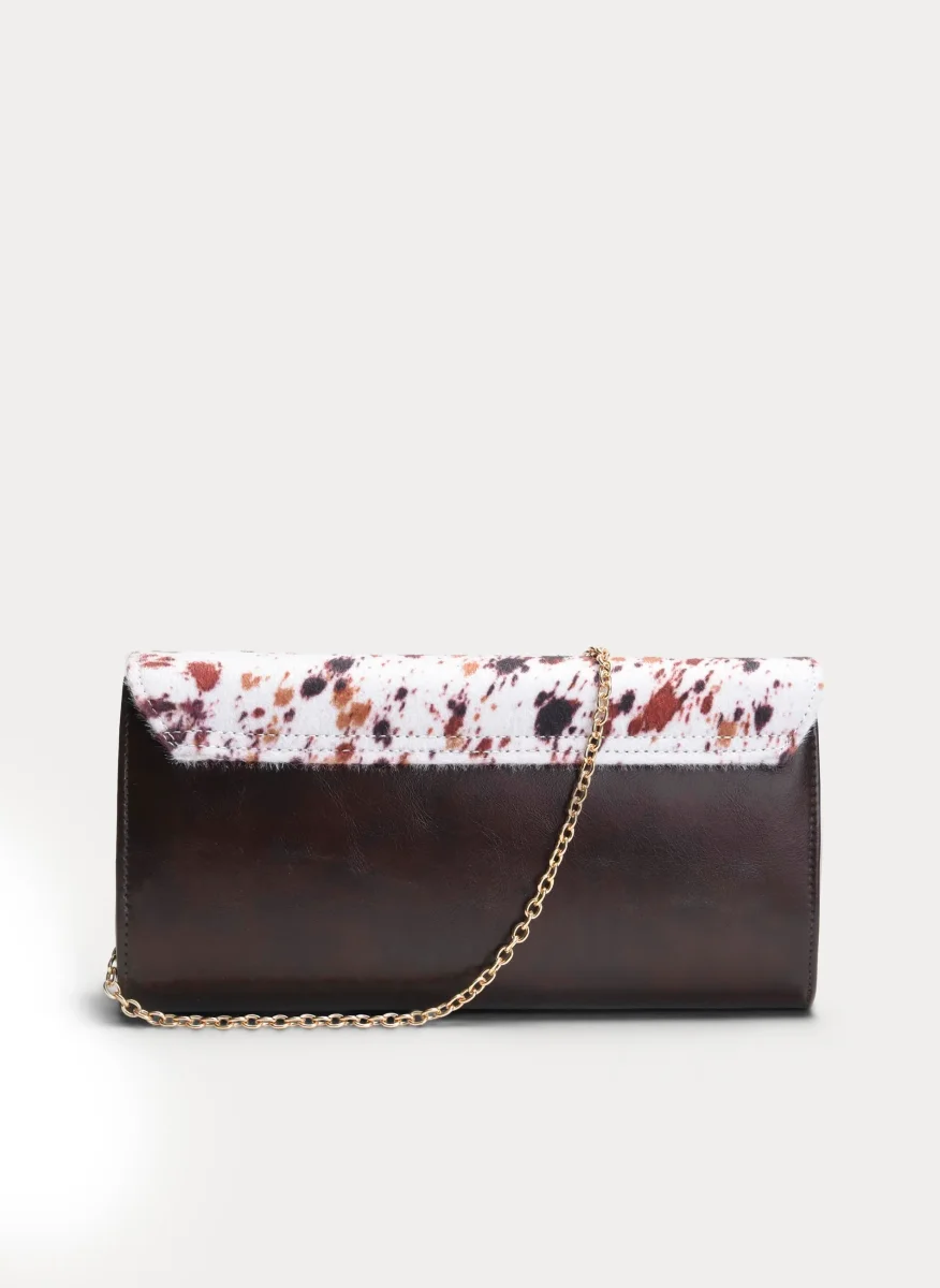 BOLSO CLUTCH BLANCO VACA CON CADENA DORADA - Imagen 6