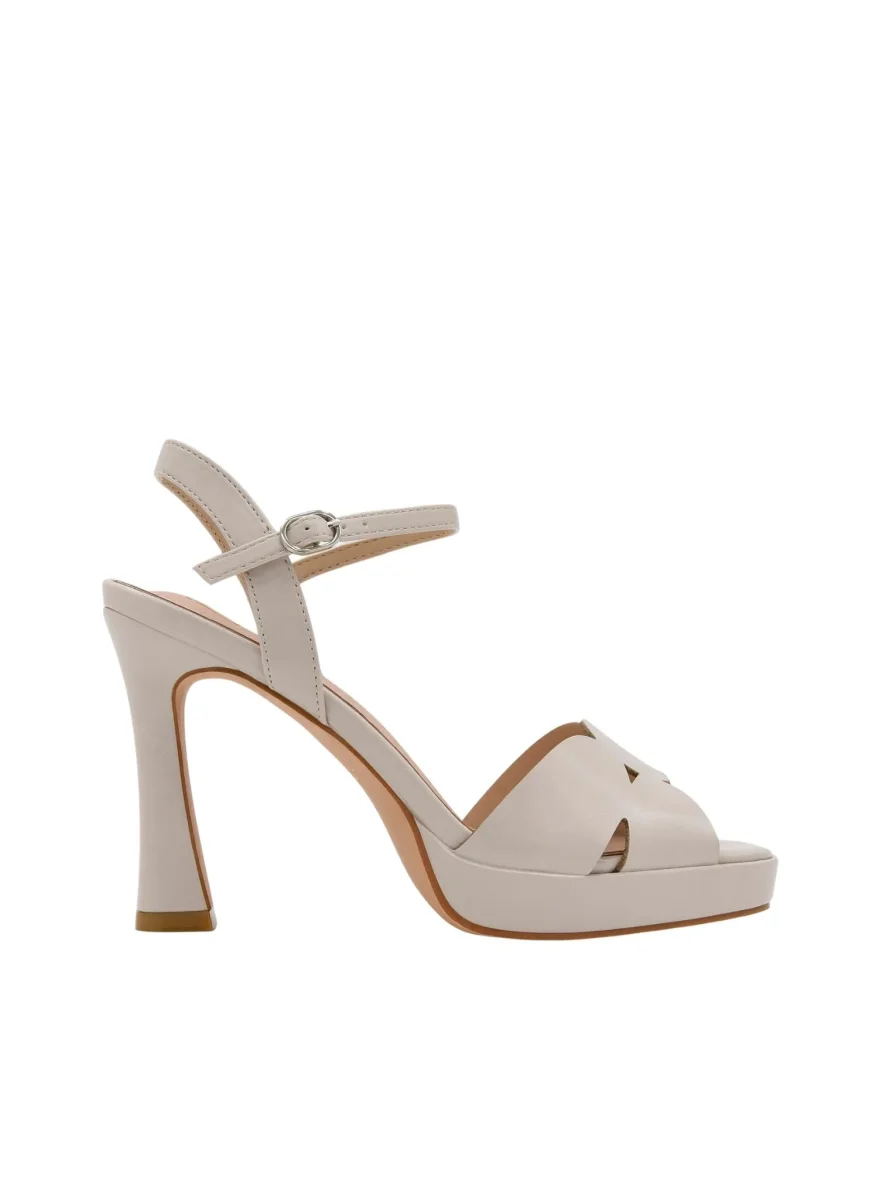 SANDALIA BEIGE DE TACÓN ALTO CON PLATAFORMA Y TIRAS FLOR - Imagen 4