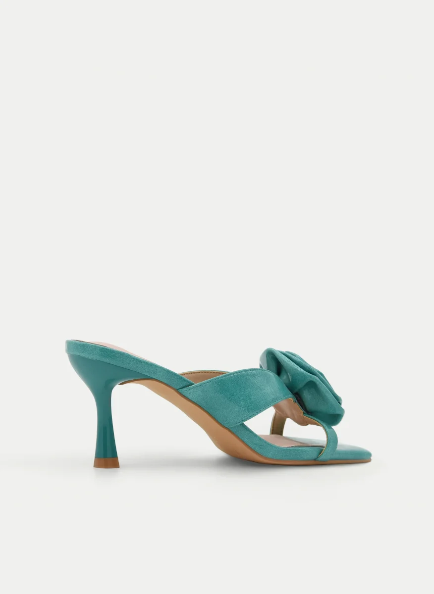 SANDALIA TURQUESA DE TACÓN FINO CON FLOR - Imagen 5