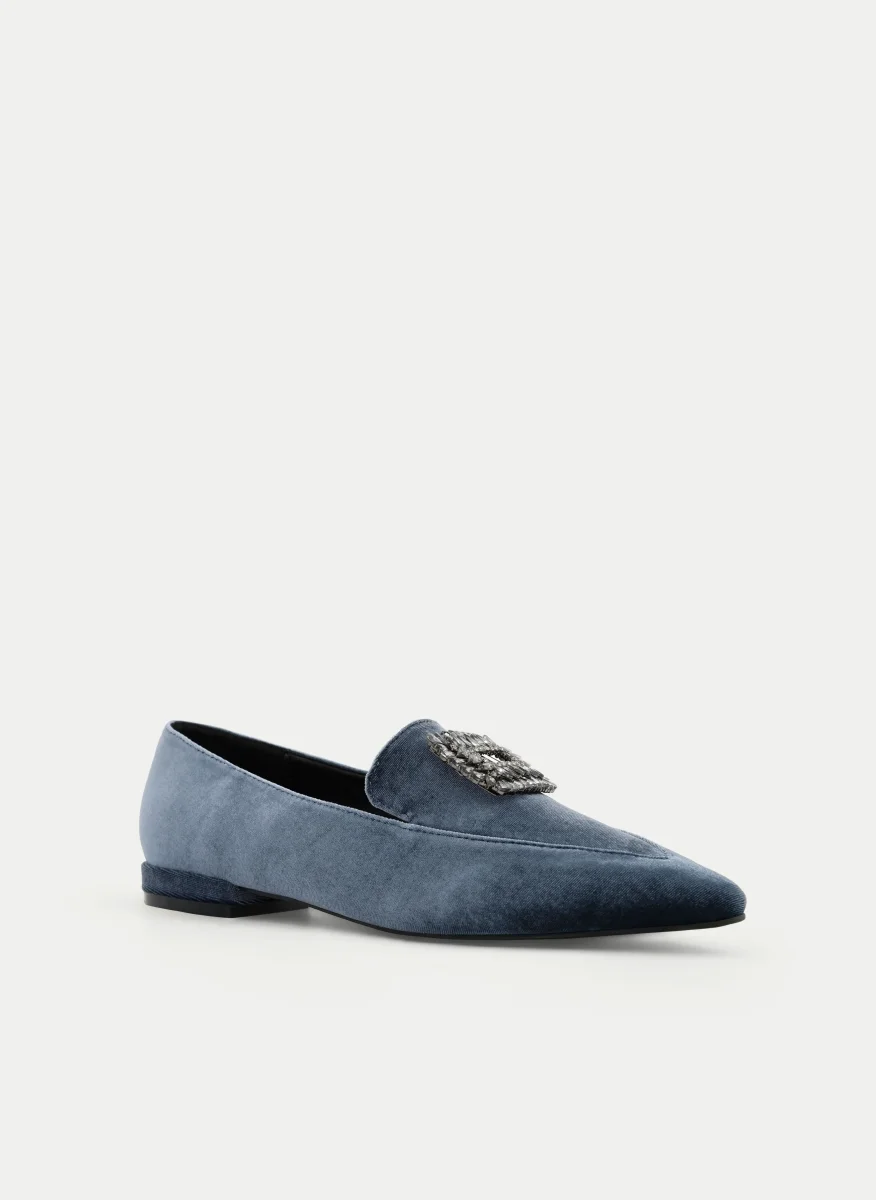 ZAPATO DE TERCIOPELO GRIS CON HEBILLA - Imagen 3