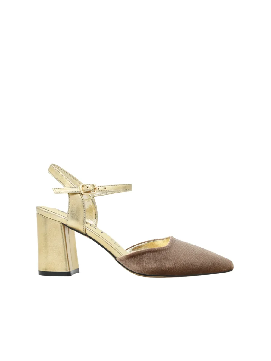 Zapato de Terciopelo Taupe con Tacón Dorado y correa - Imagen 4