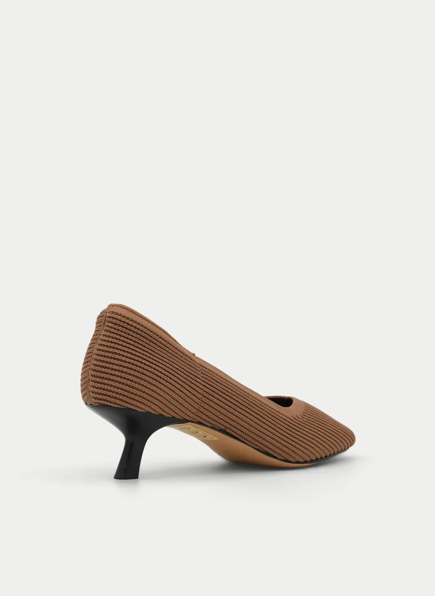 ZAPATO DE SALÓN ELÁSTICO TAUPE - Imagen 5