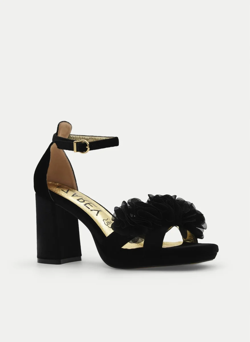 SANDALIAS CON PLATAFORMA EN TERCIOPELO NEGRO CON FLORES Y TACÓN ANCHO - Imagen 3
