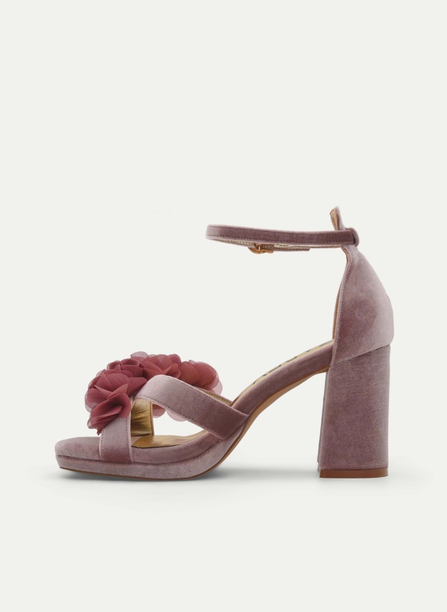 SANDALIAS CON PLATAFORMA EN TERCIOPELO ROSA CON FLORES Y TACÓN ANCHO - Imagen 6