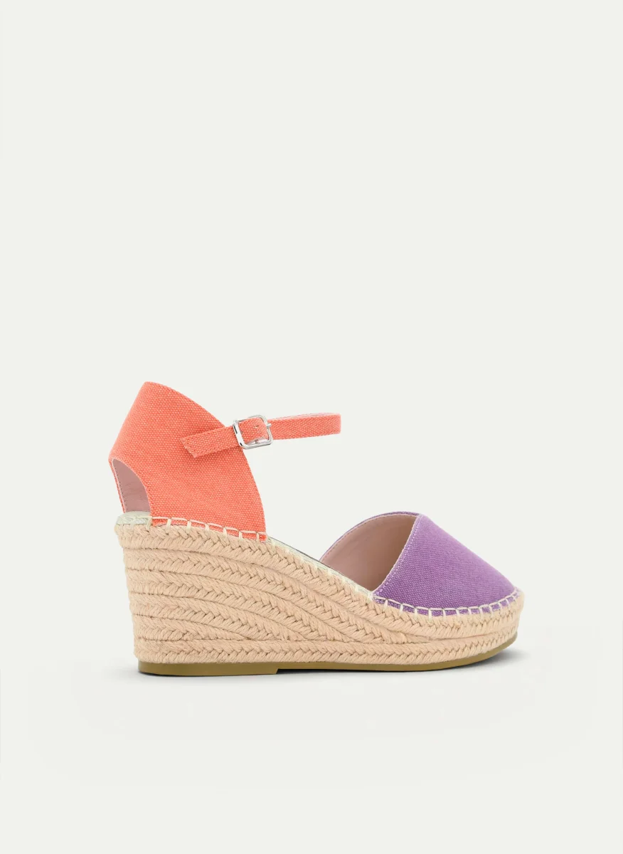 ALPARGATAS CUÑA BICOLOR LILA Y CORAL CON PULSERA - Imagen 5