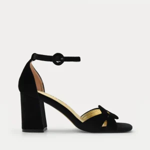 SANDALIA DE TERCIOPELO NEGRO ELEGANTE