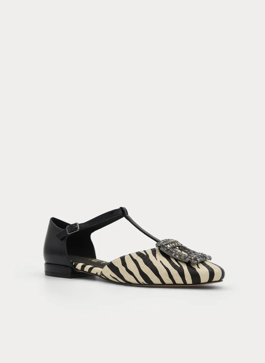 ZAPATO MARY JANE NEGRO CEBRA HEBILLA JOYA - Imagen 4
