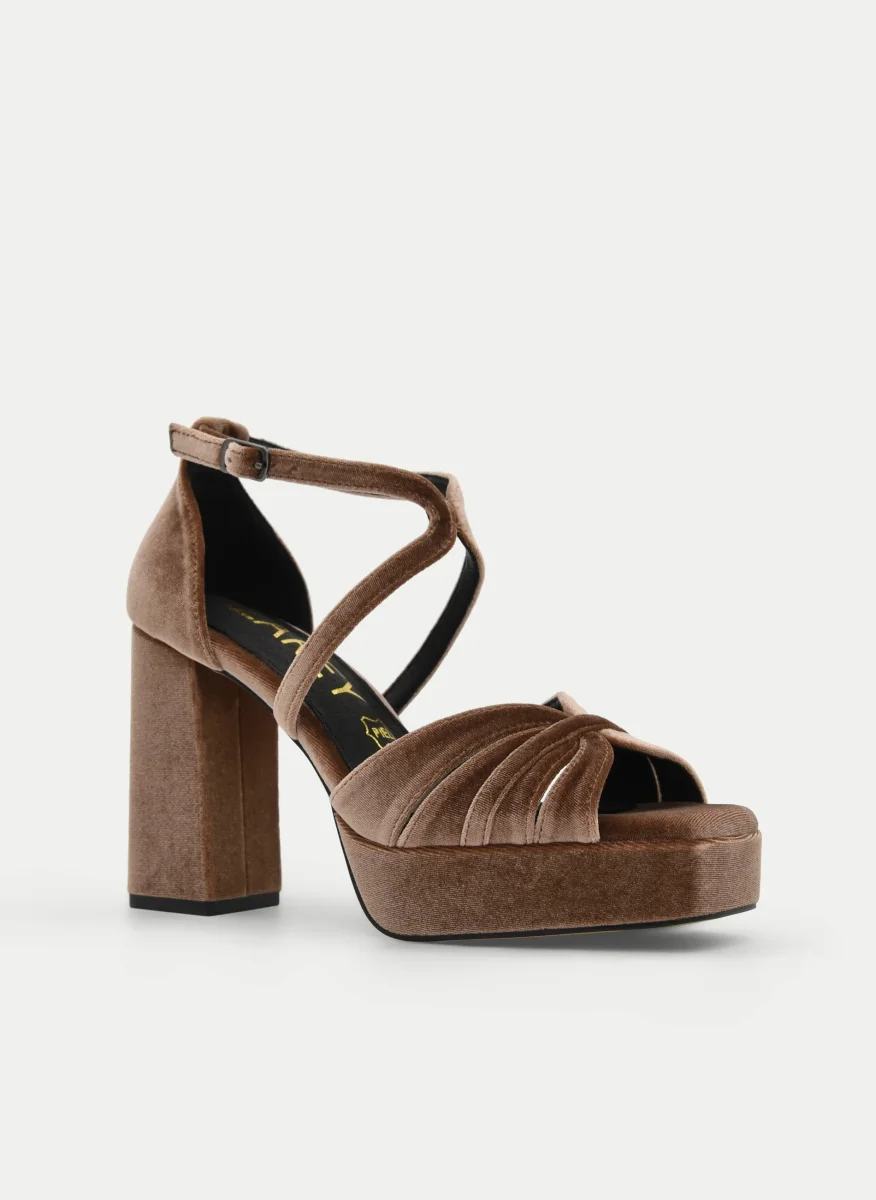 SANDALIA TAUPE DE TERCIOPELO CON TACÓN ANCHO Y PLATAFORMA - Imagen 3