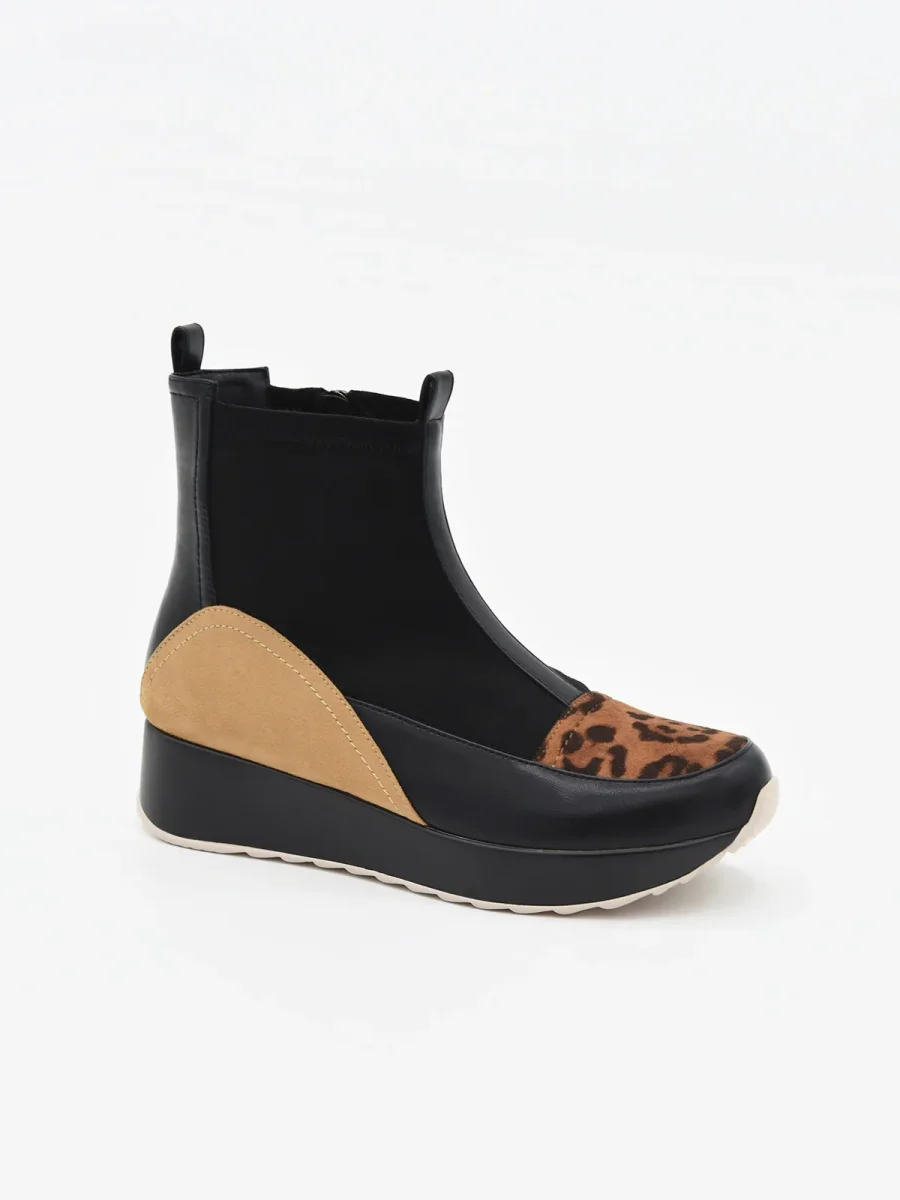 BOTÍN NEGRO CÓMODO CON ESTAMPADO DE LEOPARDO - Imagen 3