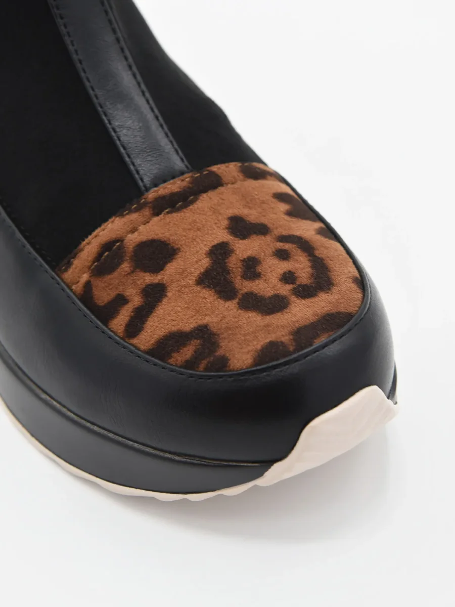 BOTÍN NEGRO CÓMODO CON ESTAMPADO DE LEOPARDO - Imagen 7