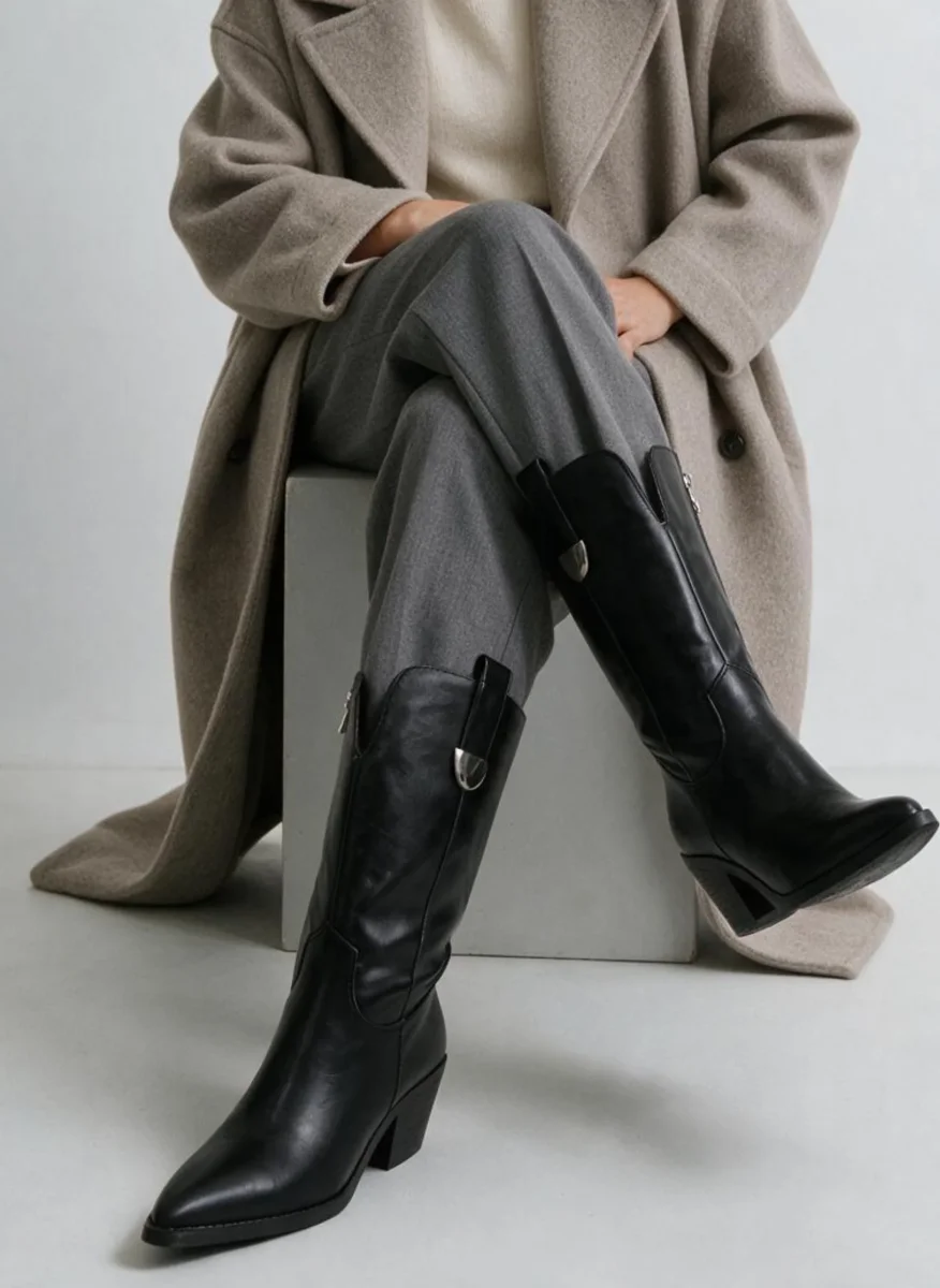 BOTA COWBOY NEGRO TACÓN MEDIO PUNTA FINA - Imagen 3