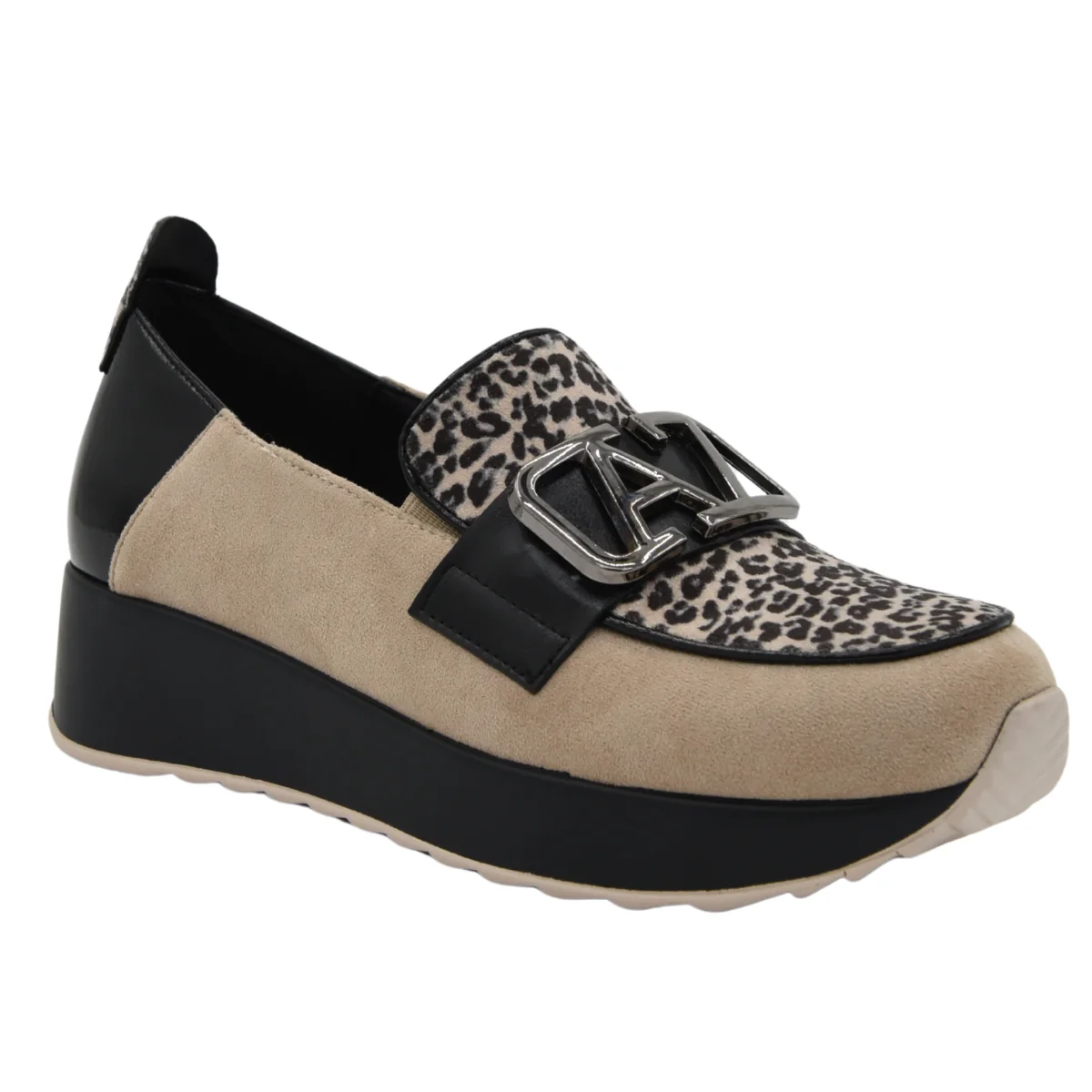 MOCASÍN BEIGE LEOPARDO CUÑA ADORNO METÁLICO - Imagen 4