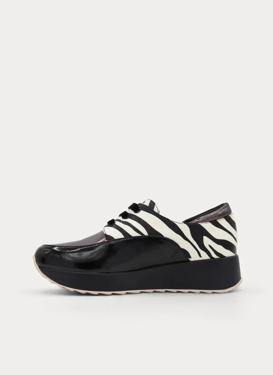 ZAPATO CUÑA NEGRO CEBRA CORDONES - Imagen 8