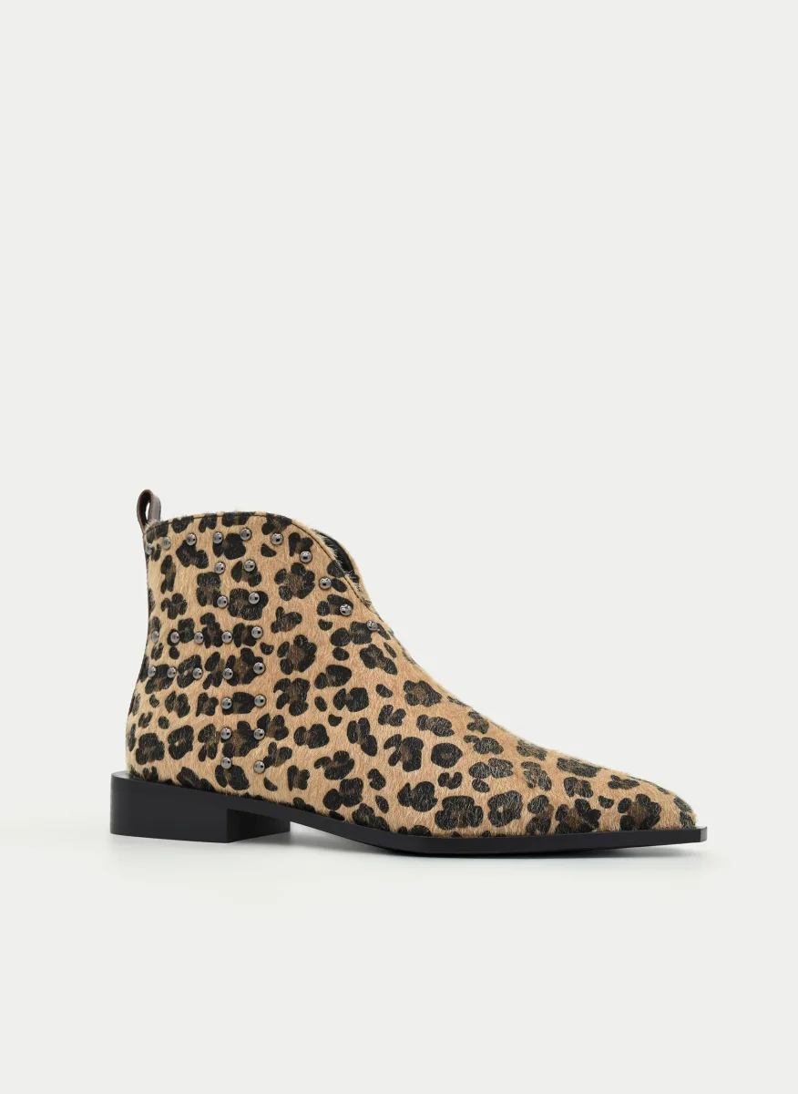 BOTÍN LEOPARDO CON TACHAS Y PUNTA FINA - Imagen 6