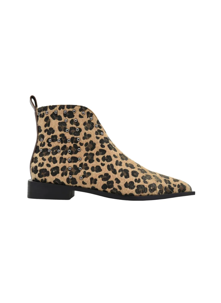 BOTÍN LEOPARDO CON TACHAS Y PUNTA FINA - Imagen 4