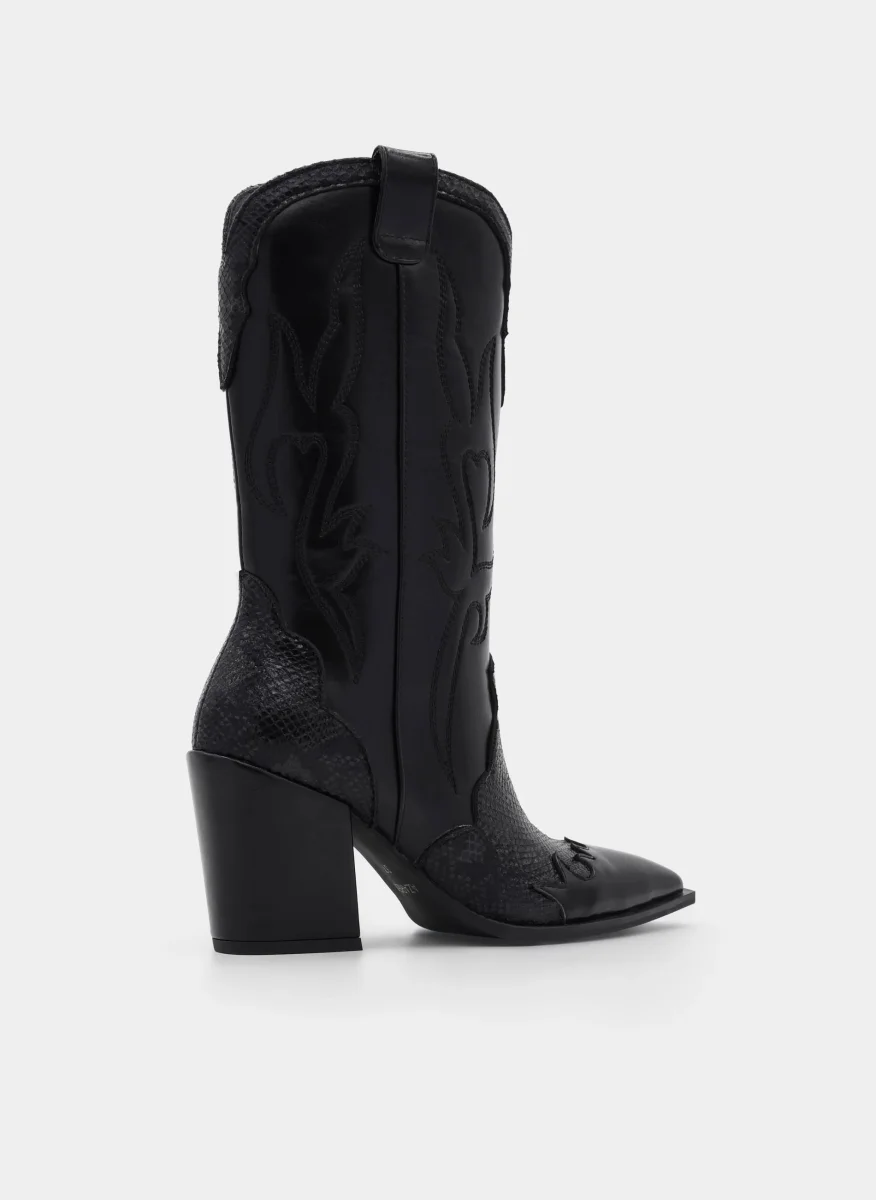 BOTA COWBOY NEGRA EFECTO SERPIENTE TACÓN ALTO - Imagen 6