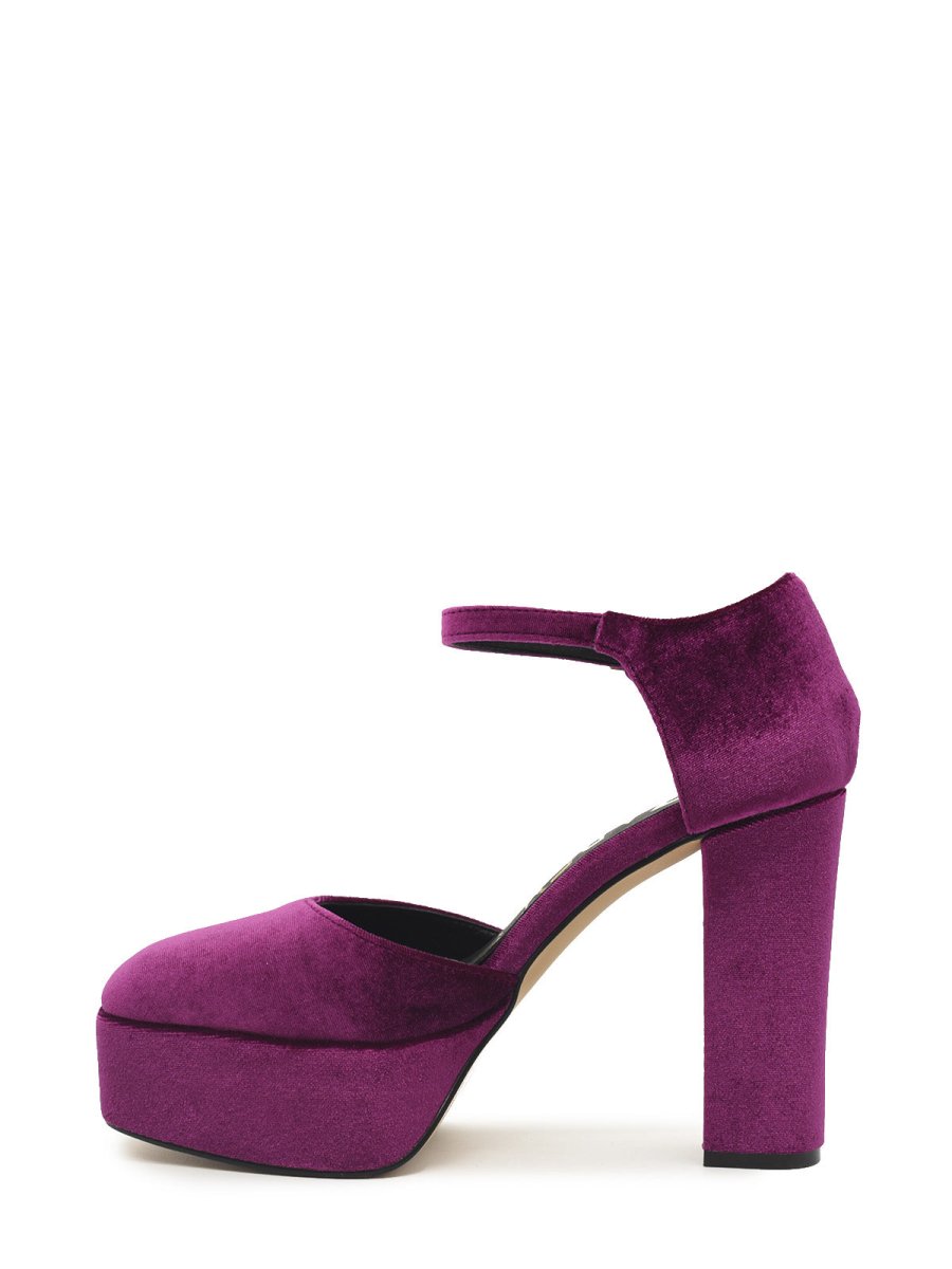 Zapato de terciopelo con plataforma en color buganvilla y cierre de hebilla - Imagen 5