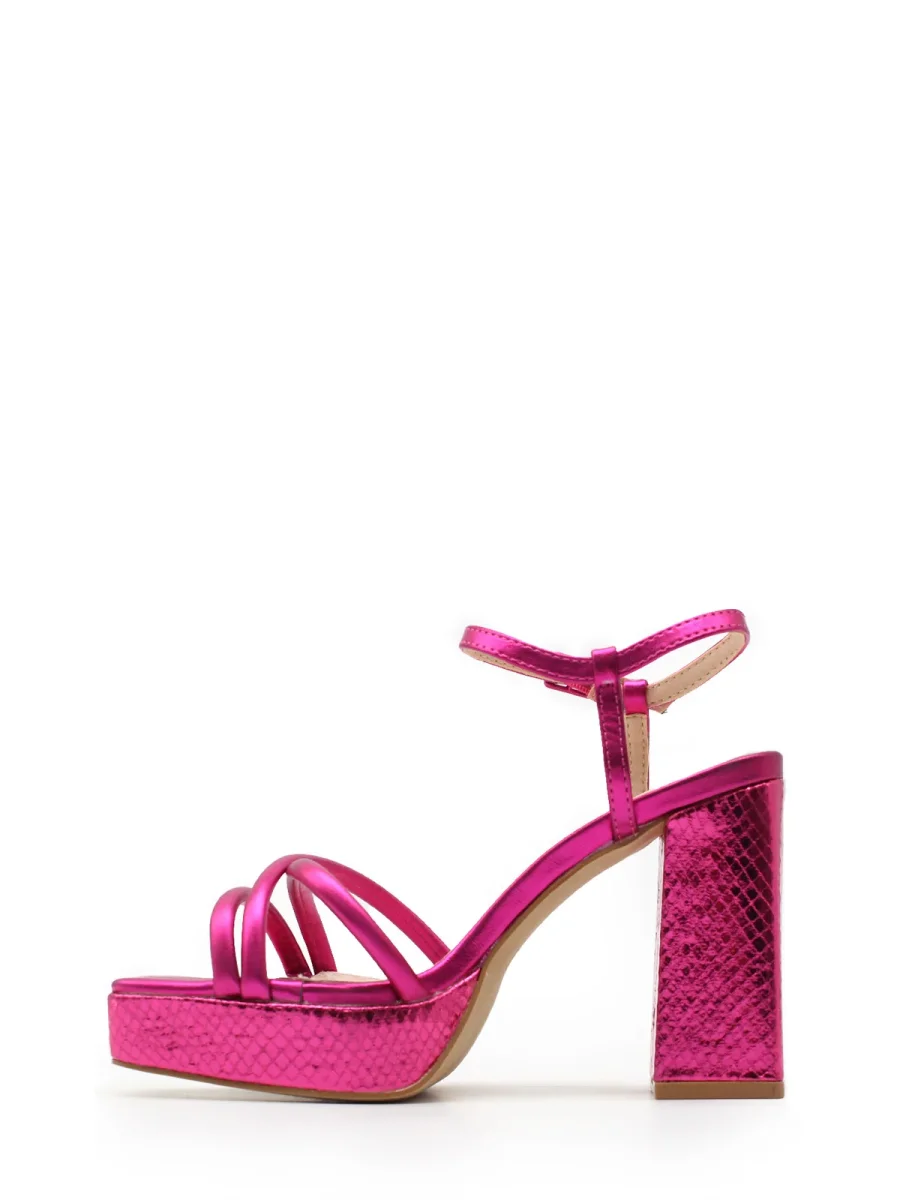 Sandalia de tiras fucsia metalizada - Imagen 5