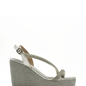 Sandalia de cuña color plata con strass