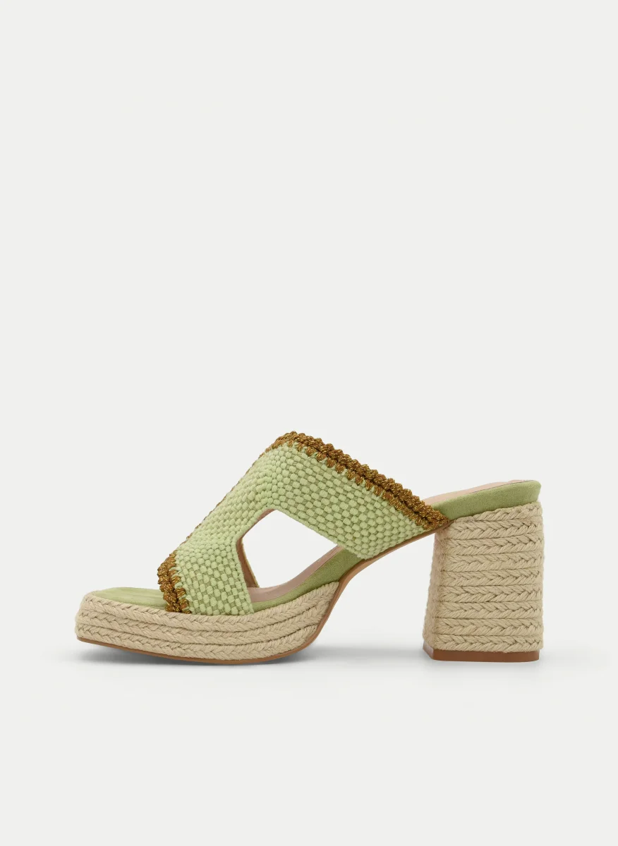 SANDALIAS DE TACÓN VERDE CON PLATAFORMA DE YUTE Y DISEÑO TRENZADO - Imagen 6