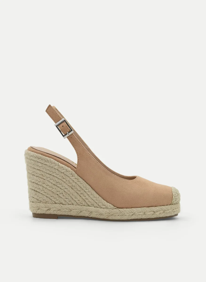 SANDALIA DE CUÑA BEIGE CERRADA CON PLATAFORMA - Imagen 2