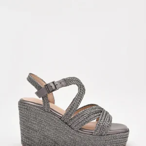 Cuñas de yute gris con tiras cruzadas y plataforma