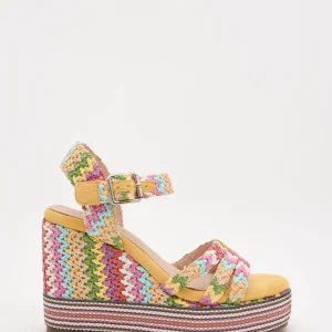 Sandalias de cuña amarillo multicolor con diseño tejido