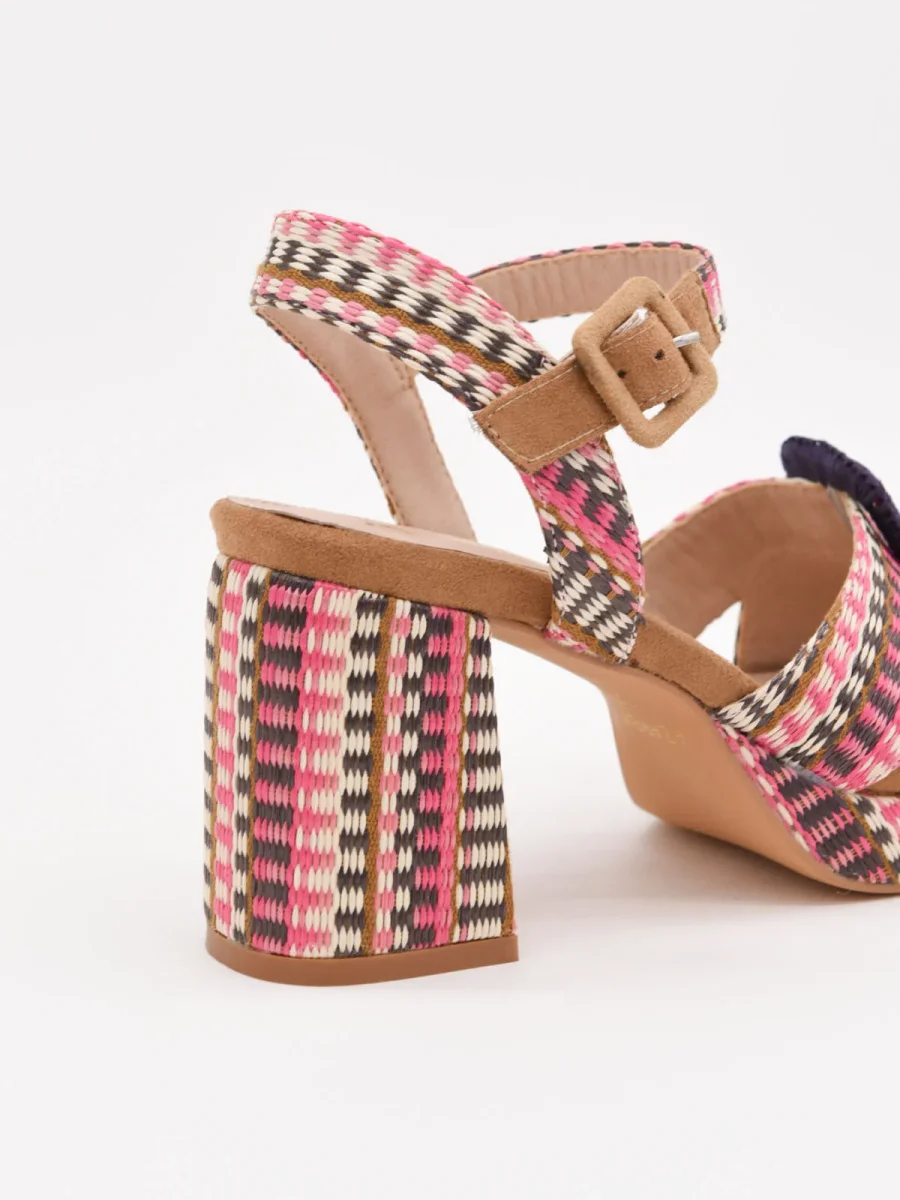 Sandalias multicolor de tacón con plataforma tejida y hebilla púrpura - Imagen 5
