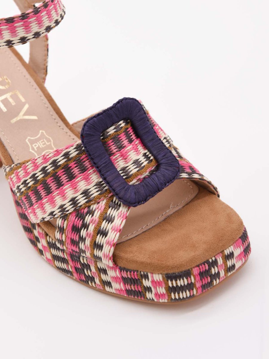 Sandalias multicolor de tacón con plataforma tejida y hebilla púrpura - Imagen 7