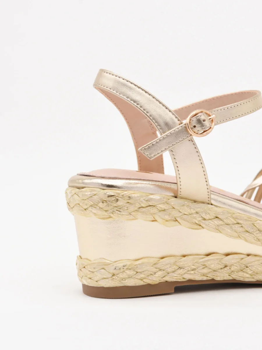 Sandalias de cuña doradas con plataforma tejida - Imagen 5