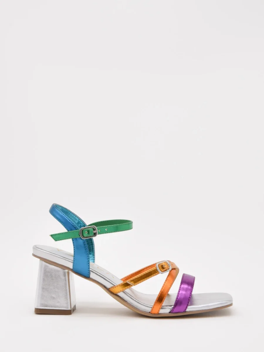 Sandalias de tacón plateado con tiras multicolor - Imagen 2