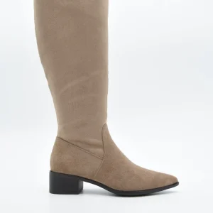 BOTA ALTA TAUPE CON TACÓN BAJO CUADRADO DE NYREXDE NYREX