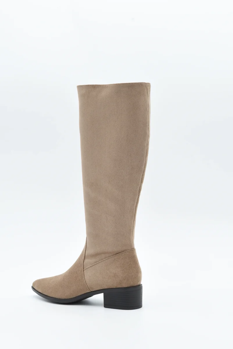 BOTA ALTA TAUPE CON TACÓN BAJO CUADRADO DE NYREXDE NYREX - Imagen 3