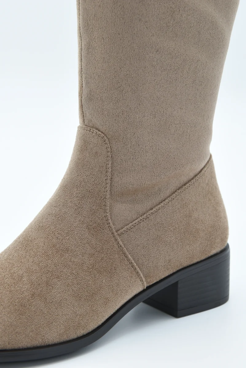 BOTA ALTA TAUPE CON TACÓN BAJO CUADRADO DE NYREXDE NYREX - Imagen 6