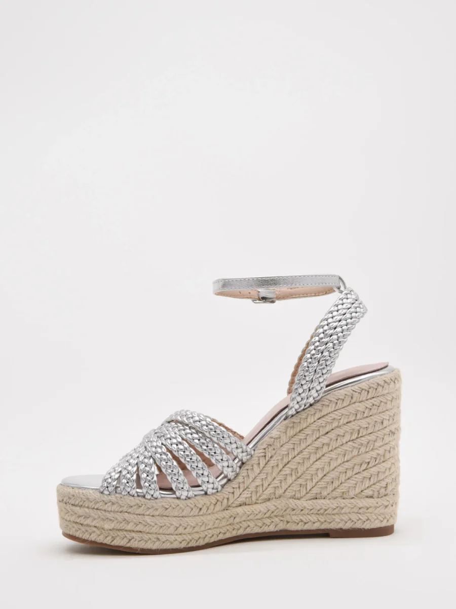 Sandalias plateadas de cuña alta con tiras trenzadas - Imagen 6