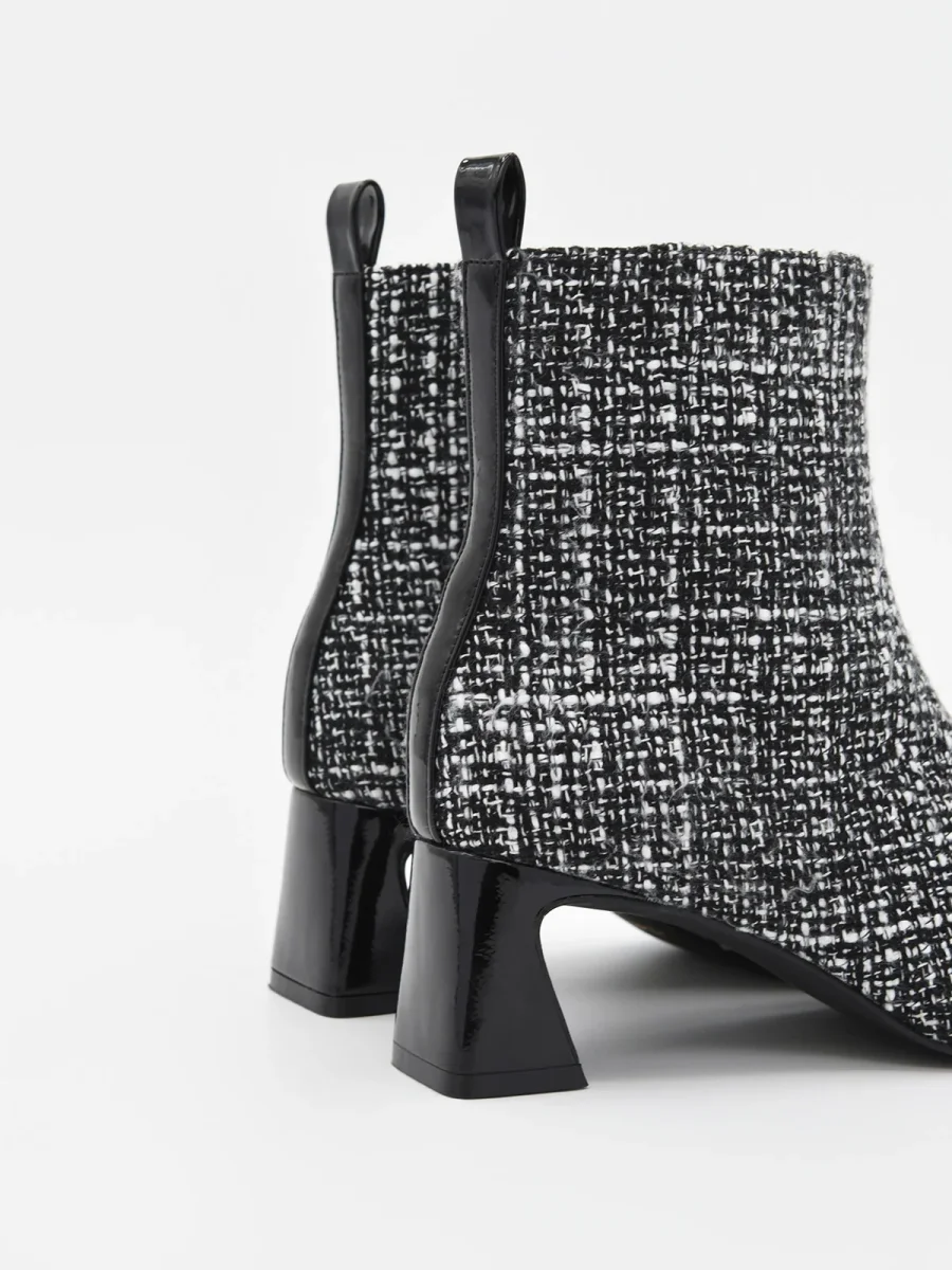 BOTÍN NEGRO ESTAMPADO - Imagen 6