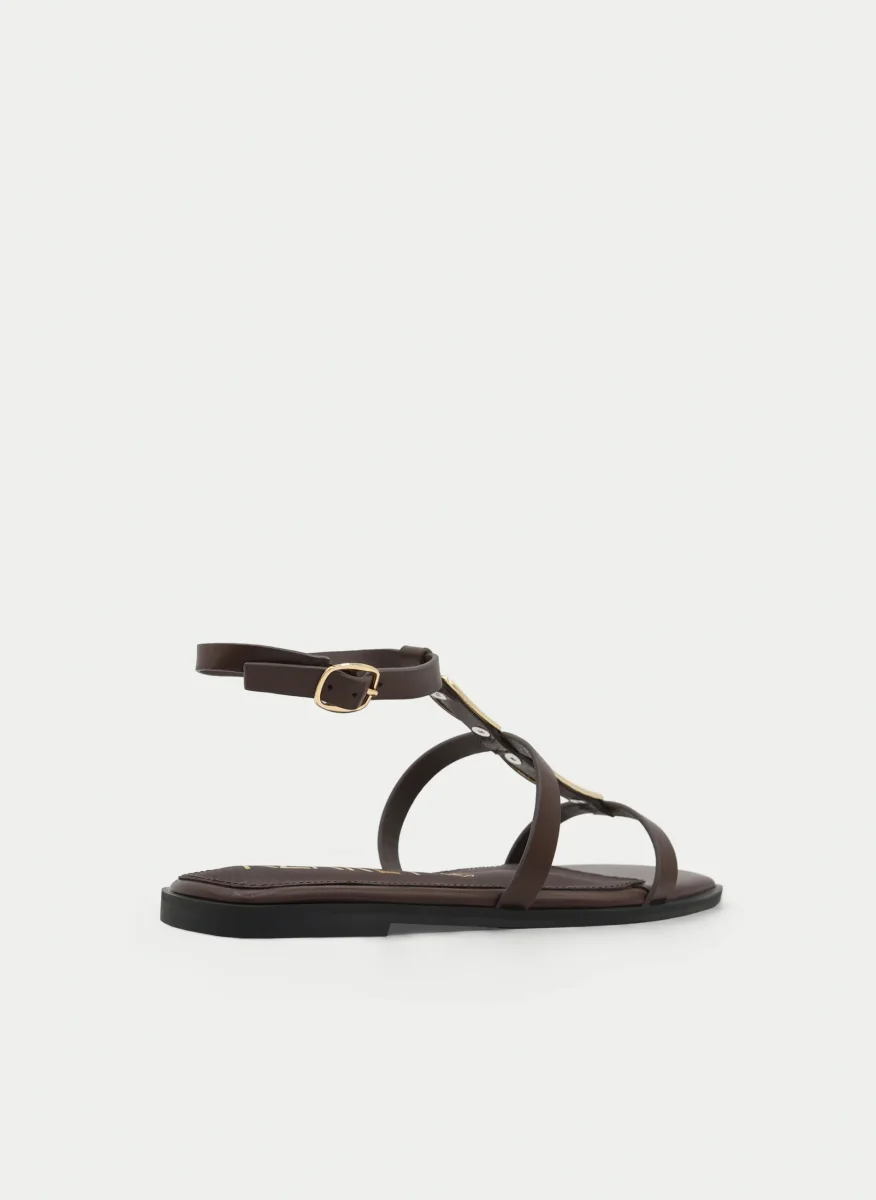 SANDALIAS PLANAS MARRONES DORADAS - Imagen 5