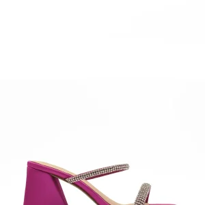 Sandalia destalonada color fucsia con tiras de strass