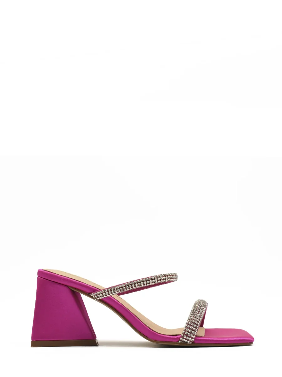 Sandalia destalonada color fucsia con tiras de strass - Imagen 2