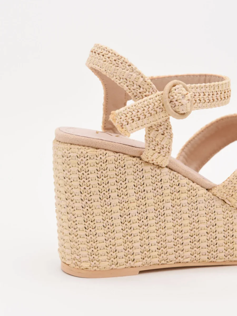 Sandalias de cuña en rafia beige con plataforma - Imagen 5