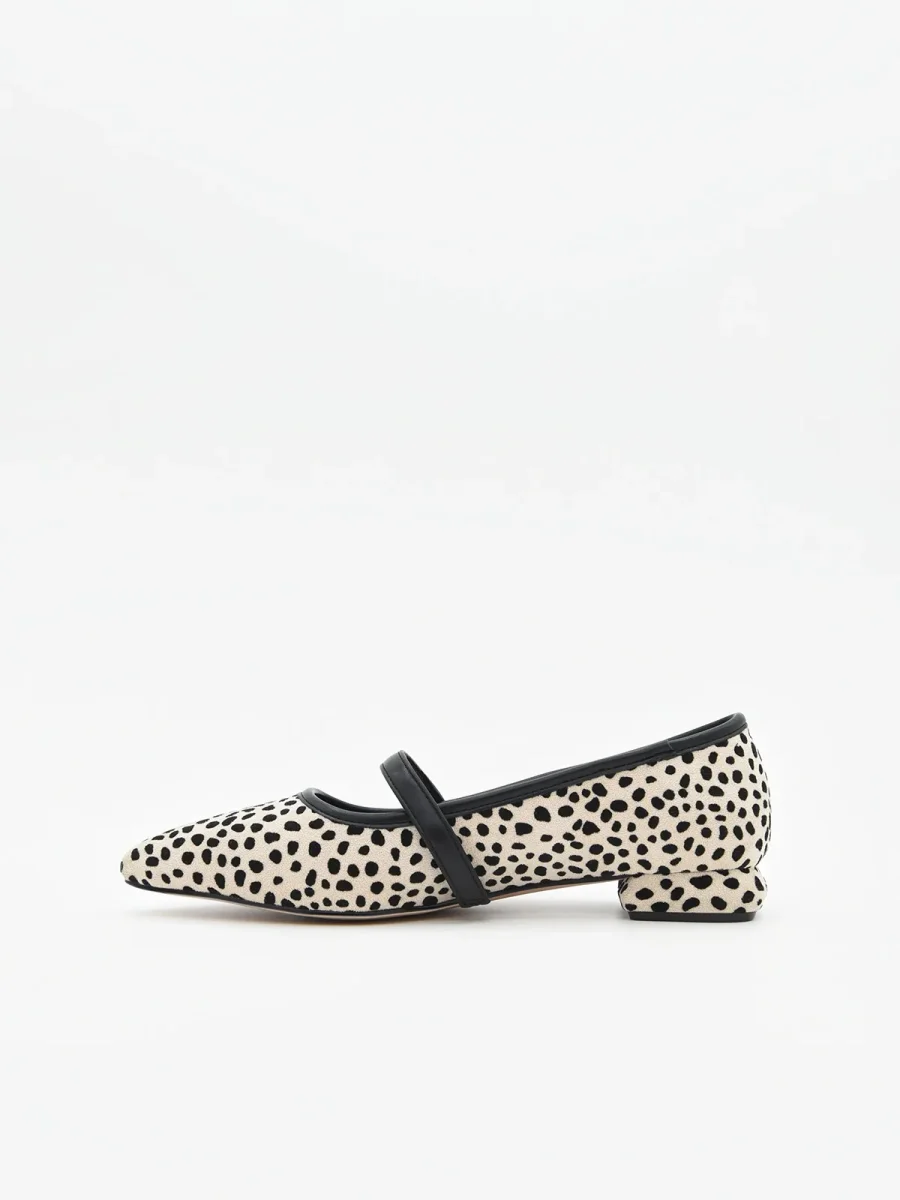 Bailarinas Beige Estampadas con Tira Negra - Imagen 5
