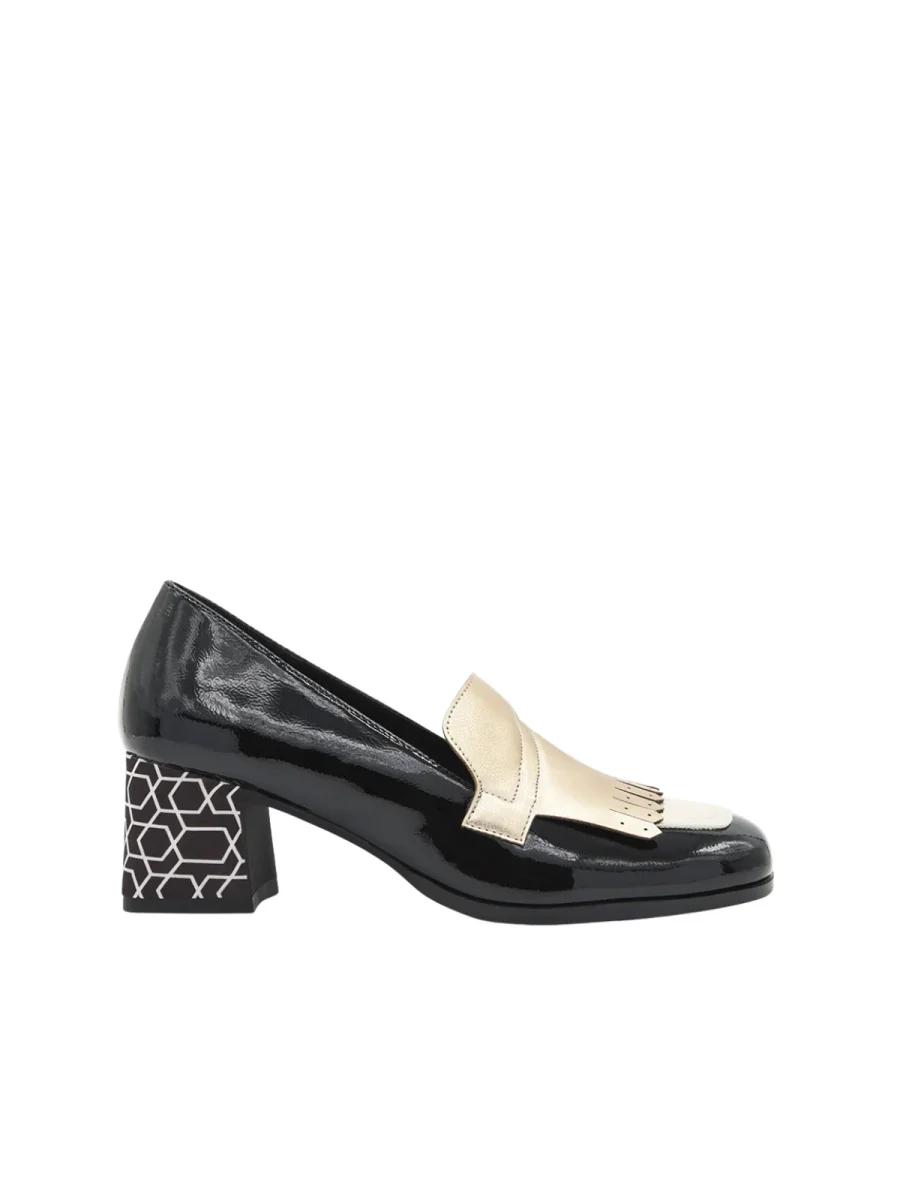 Zapatos de Charol Negros con Flecos y Tacón estampado - Imagen 4