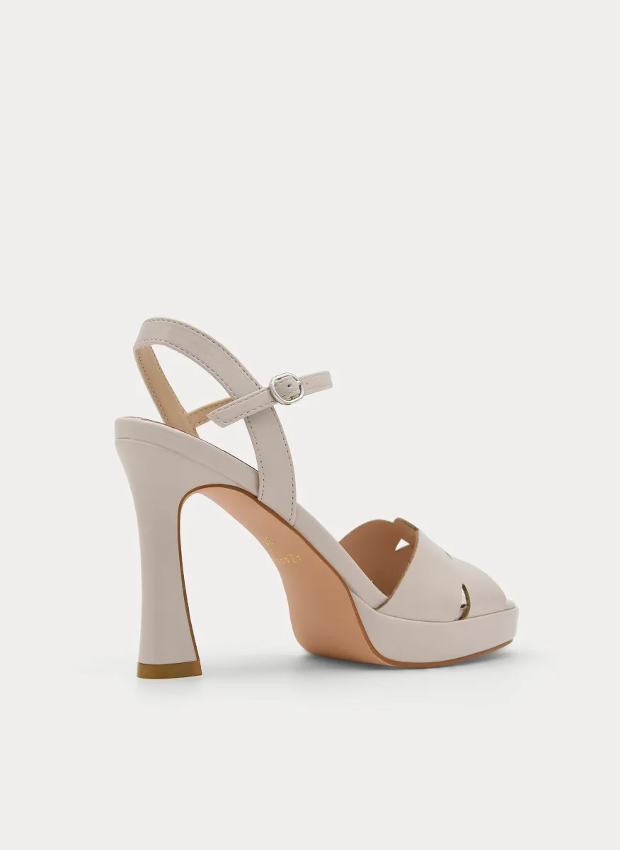 SANDALIA BEIGE DE TACÓN ALTO CON PLATAFORMA Y TIRAS FLOR - Imagen 5