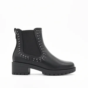 BOTÍN NEGRO CON TACHAS Y ELÁSTICOS DE NYREX