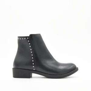 BOTÍN NEGRO MINIMALISTA CON TACHUELAS DE NYREX