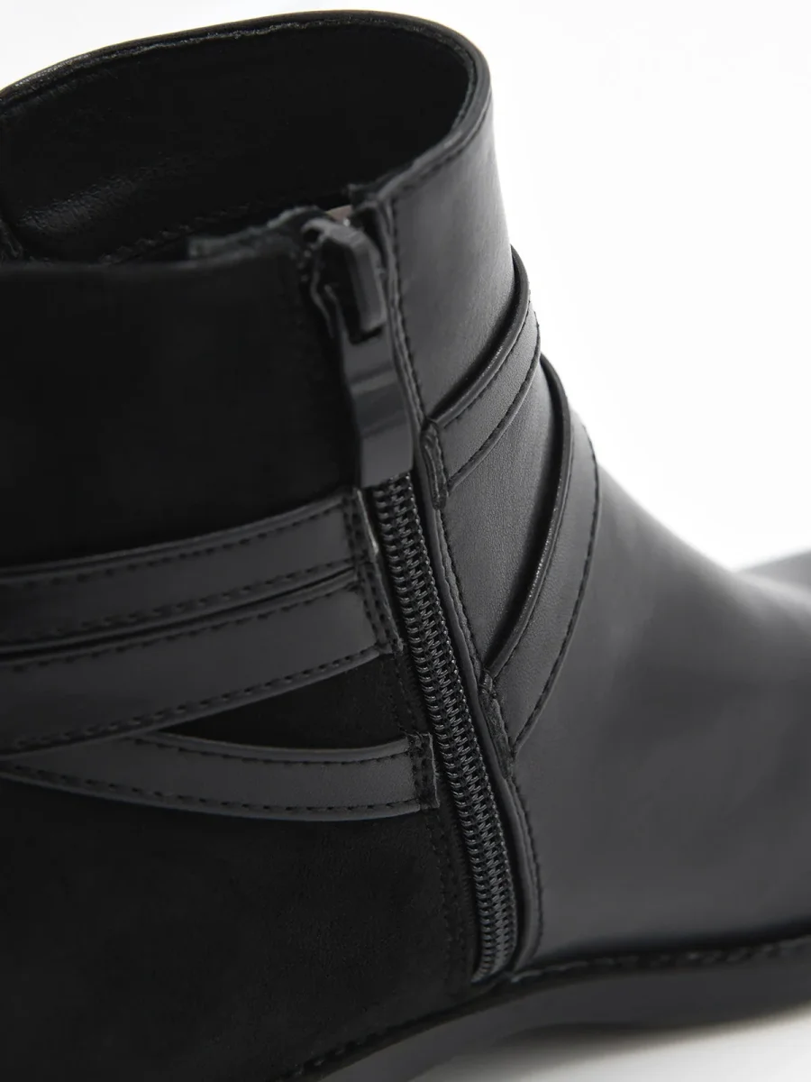BOTÍN NEGRO CON CADENA DE NYREX - Imagen 7