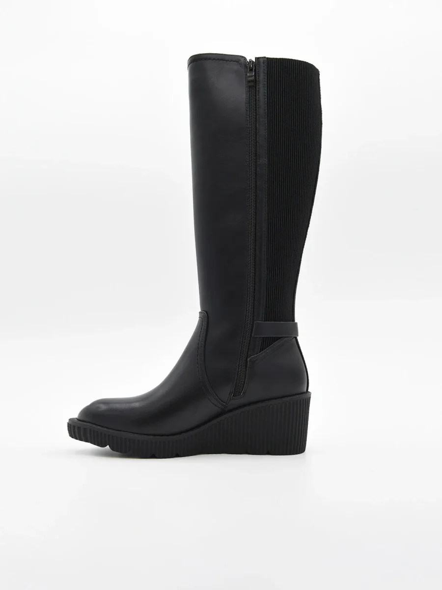 BOTA ALTA NEGRA CON HEBILLA DE NYREX - Imagen 3