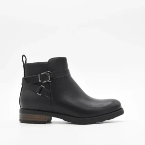 BOTÍN NEGRO CON HEBILLAS Y TACÓN BAJO DE NYREX